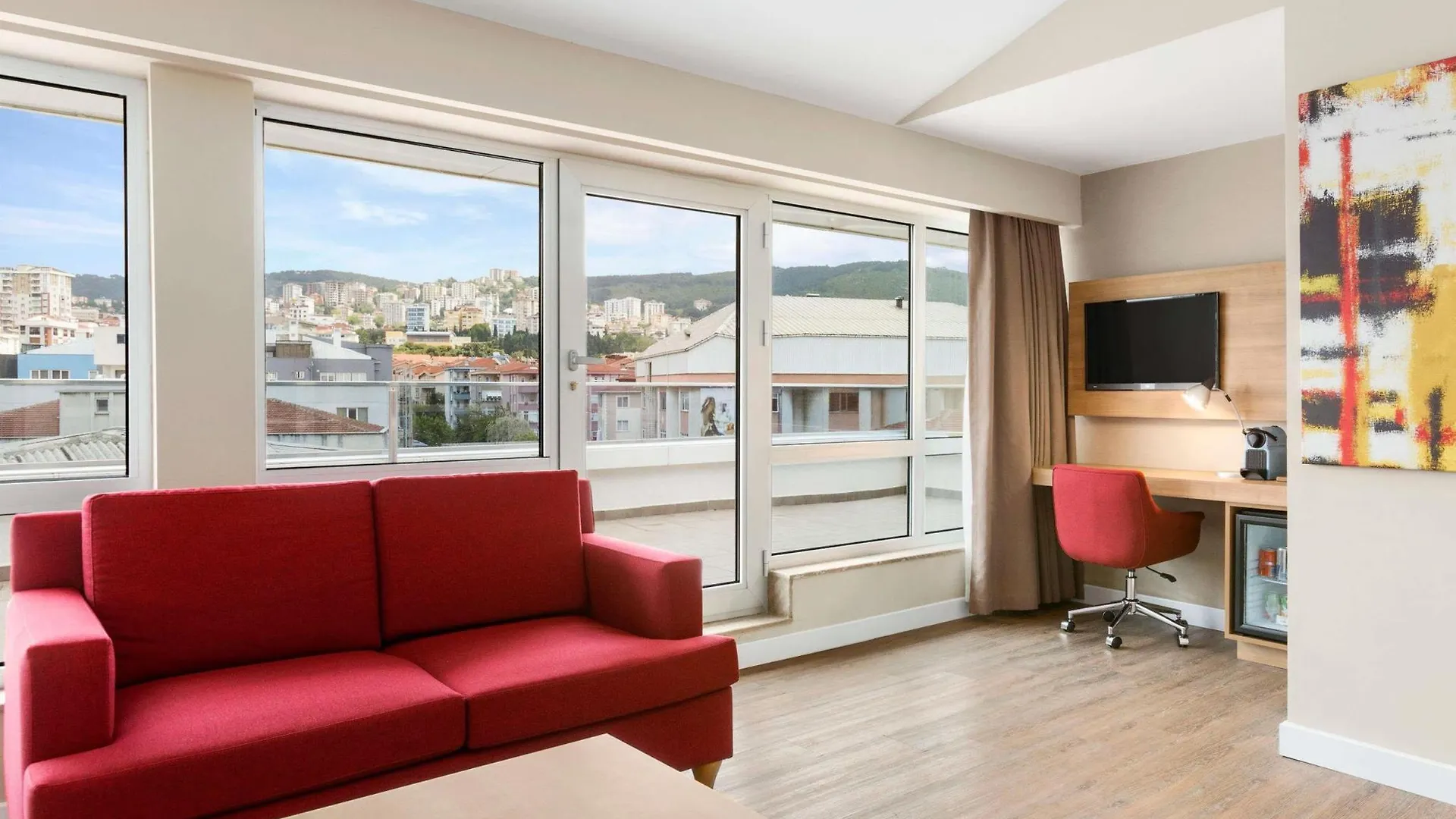 Отель Ramada Encore Istanbul Kartal