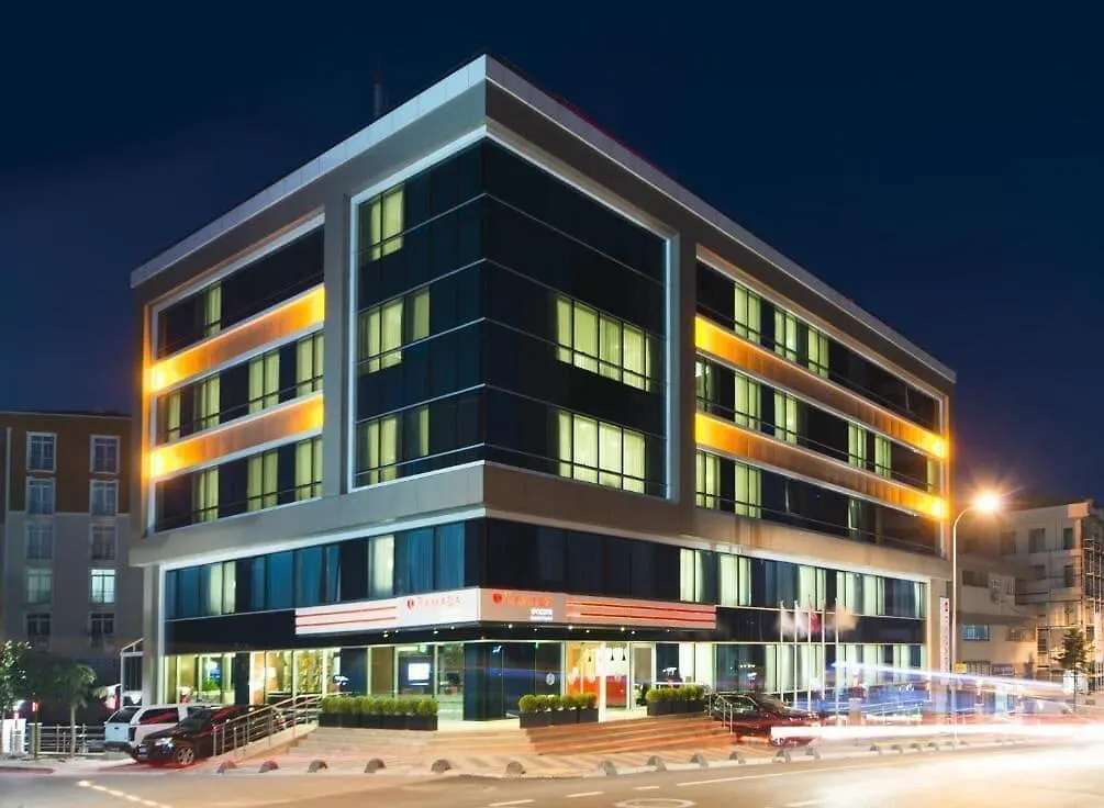 **** Отель Ramada Encore Istanbul Kartal Турция